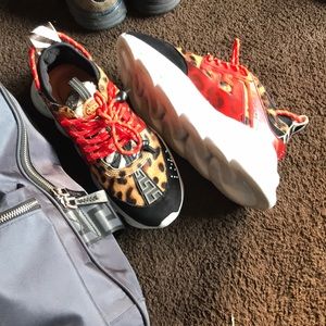 Versace chain reaction